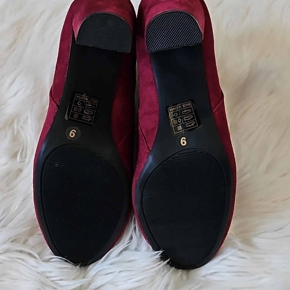 Katliu Red Faux Suede Heeled Boots NIB - Picture 9 of 14